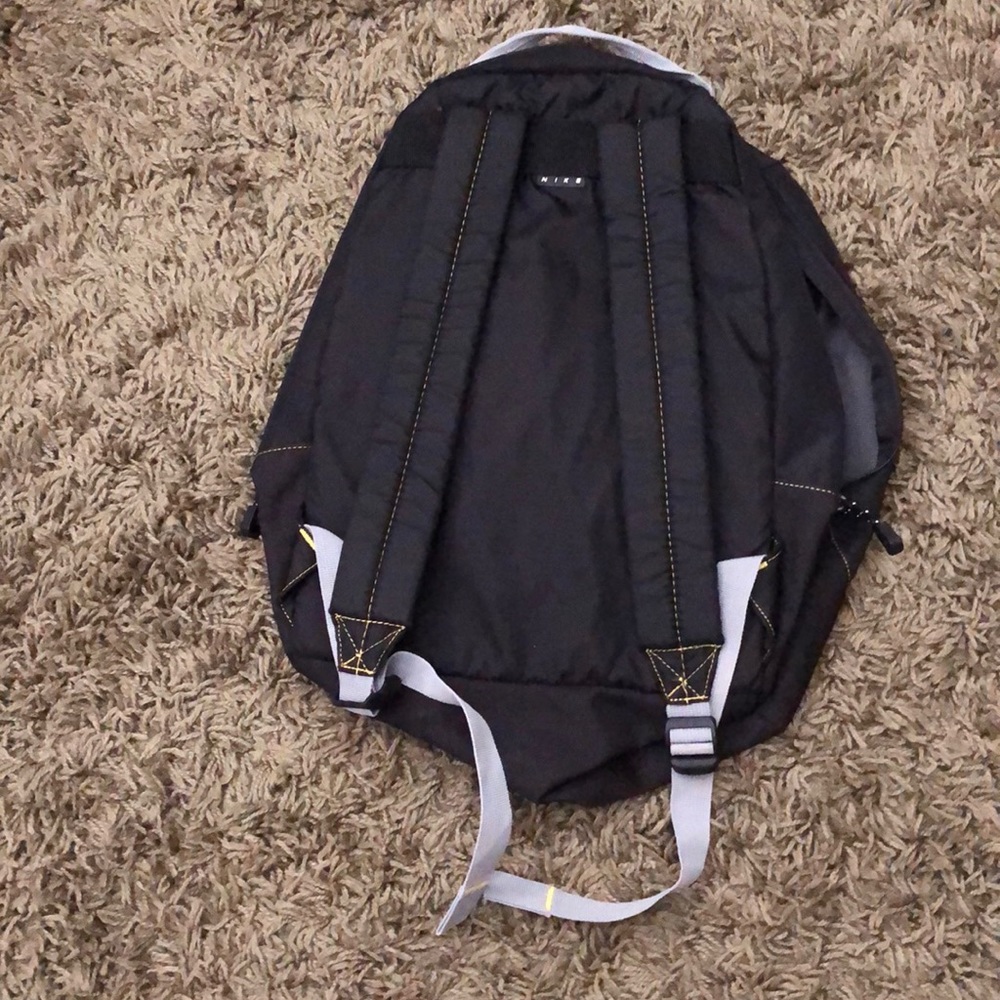Backpack - Picture 2 of 7